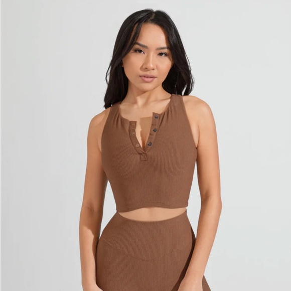 Henley ribbed crop top brown NWOT SZ SMALL - Picture 1 of 8